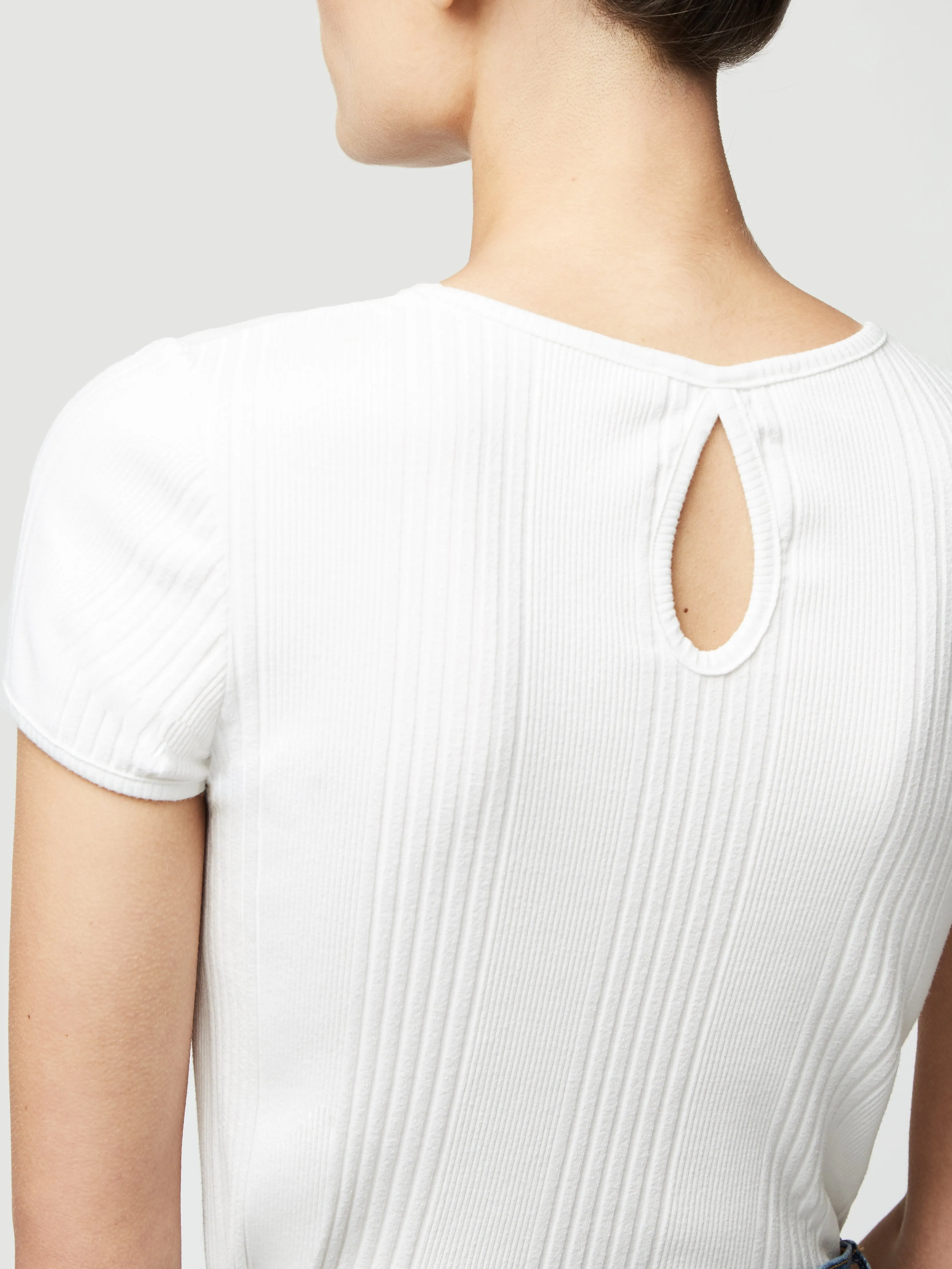 FRAME - Keyhole True Tee in Blanc