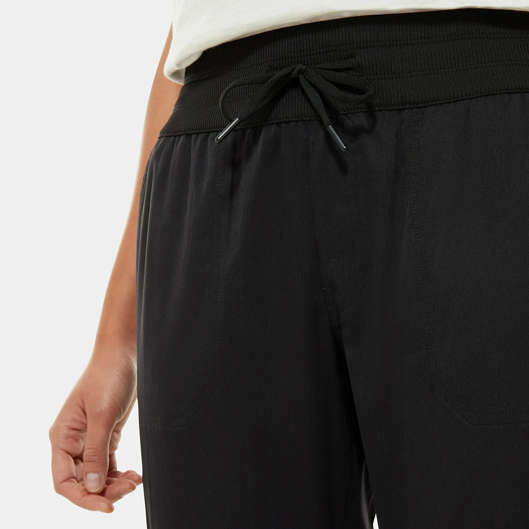 The North Face Women’s Aphrodite Motion Pants w/ Back Pocket-TNF Black